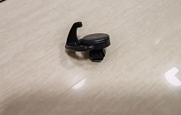 Nissan Note (E11) Tie down hook / loop 