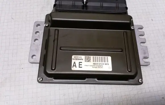 Nissan Primera Engine control unit/module MEC37010