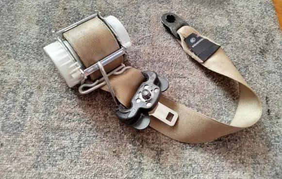 Jaguar XF X250 Front seatbelt 34025571A 34031162 8X23F611B08