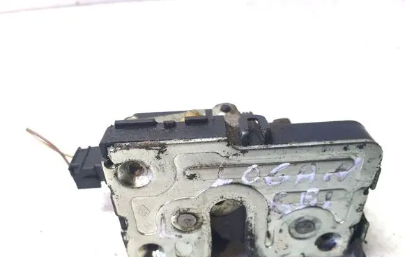Dacia Logan I Rear door lock 