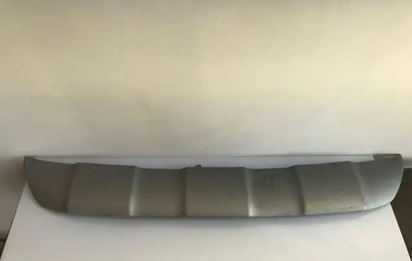 Front bumper lip