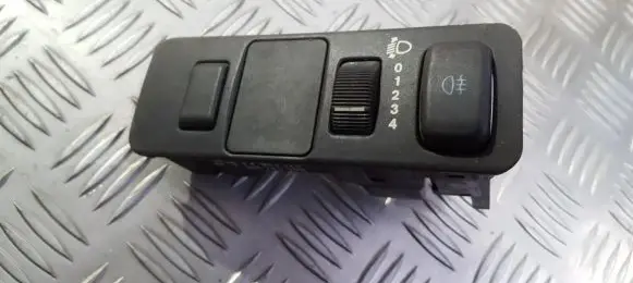 Mitsubishi Space Star Headlight level height control switch mr240906 09124