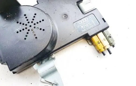 Audi A3 S3 8P Antenna control unit 8P4035225 7617310103