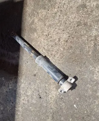 Buick Encore I Rear shock absorber/damper 95271438