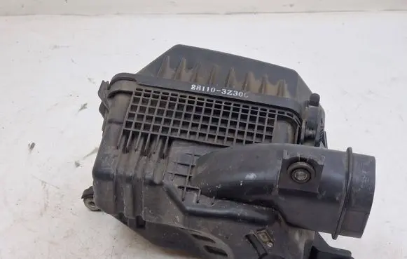 Hyundai i40 Air filter box 281103Z300