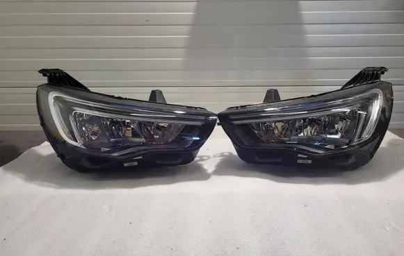 Opel Grandland X Headlights/headlamps set YP00162680