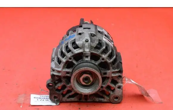 Volkswagen Polo Generator/alternator LRA02253
