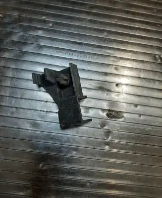 Mini Cooper Countryman R60 Radiator mount bracket 2751342