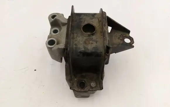 Engine mount bracket