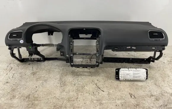 Volkswagen Golf VI Dashboard 1K1858296B 1K0880204L