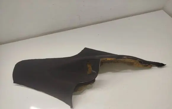 Mercedes-Benz CLS C219 (D)pillar trim (top) A2196901825