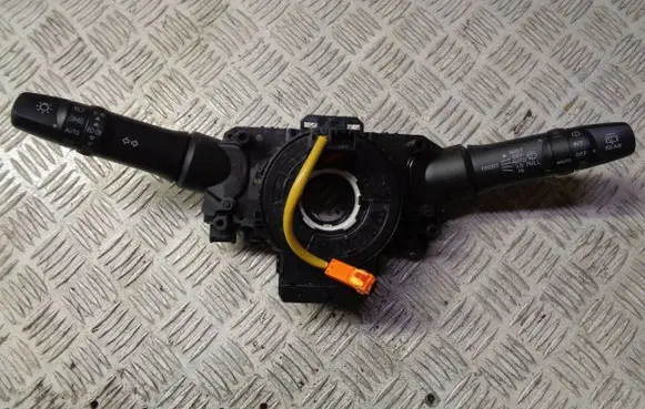 Mitsubishi Space Star Wiper turn signal indicator stalk/switch 8617A133 8619A361 8651A187