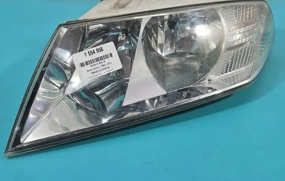 Skoda Octavia Mk2 (1Z) Headlight/headlamp 1Z1941017P IMPRK1554956