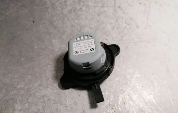 Mercedes-Benz GL X164 Interior temperature sensor A2048702751 2048702751