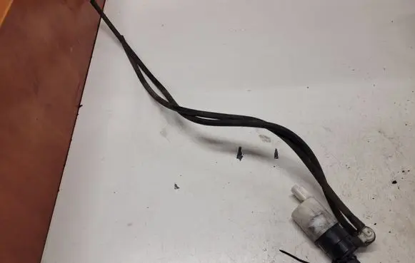 Peugeot 308 Windscreen/windshield washer pump 8200069715