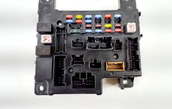 Citroen C-Crosser Fuse module 8637A319 519087A18