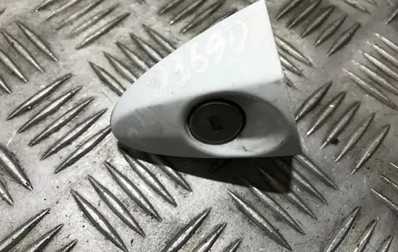 Ford Fiesta Front door lock (next to the handle) 