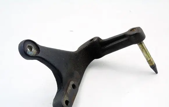 Chevrolet Kalos Engine mounting bracket