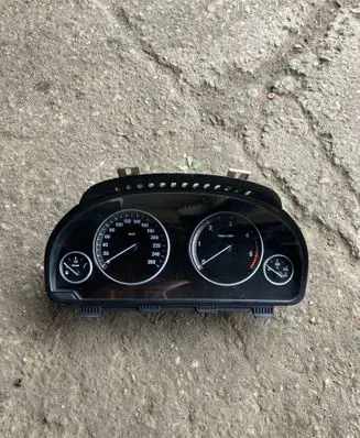 Speedometer (instrument cluster)