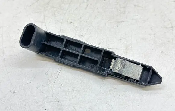 Volvo XC60 Headlight/headlamp mounting bracket 30763155