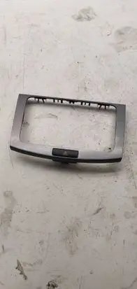 Radio/GPS head unit trim