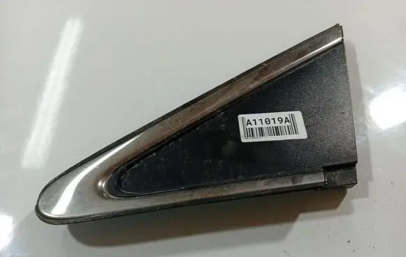 Toyota Avensis T270 Other exterior part 6011805020 60118-05020