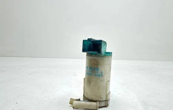 Nissan X-Trail T30 Windscreen/windshield washer pump 2224616A