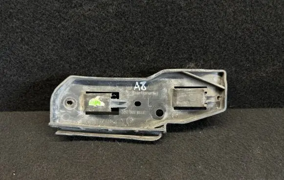 Volkswagen PASSAT B5.5 Front bumper mounting bracket 3B0807183E