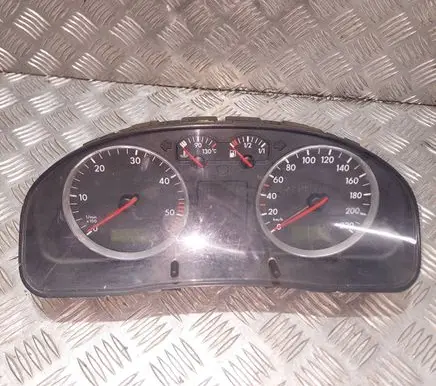 Volkswagen PASSAT B5.5 Speedometer (instrument cluster) 3B1919860C 110008919017