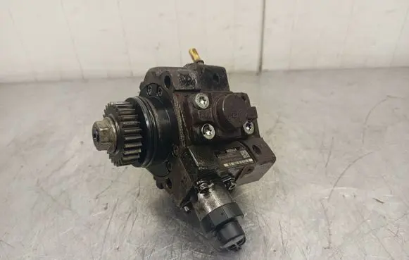Renault Trafic II (X83) Fuel injection high pressure pump 8201024002 6209153 8200950493