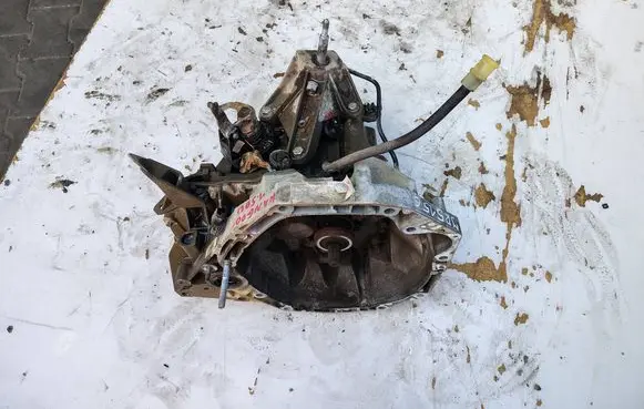Renault Kangoo II Manual 5 speed gearbox JR5156