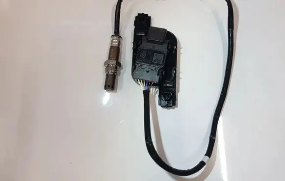 Volkswagen PASSAT B8 Lambda probe sensor 05N907807A