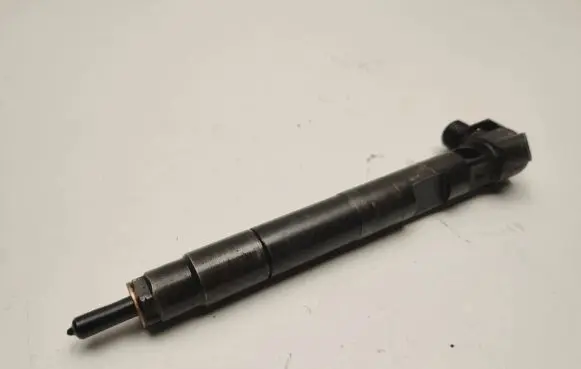 Mercedes-Benz B W246 W242 Fuel injector A6510701387