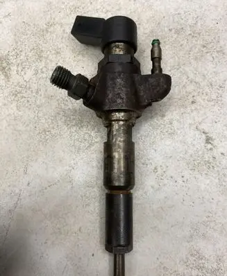 Citroen C4 Grand Picasso Fuel injector 9674973080