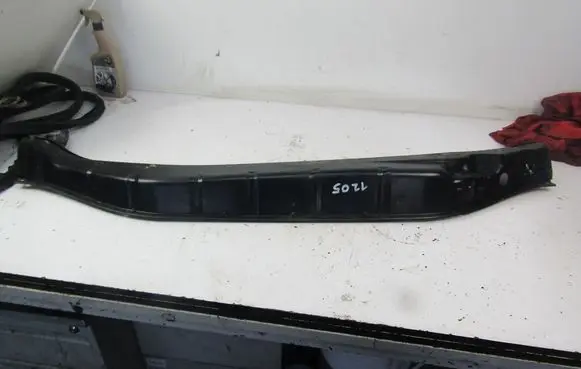 Cadillac SRX Wiper trim 