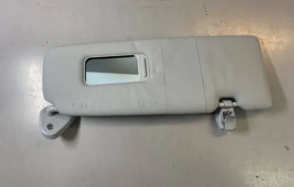BMW 1 E81 E87 Sun visor 7120560 51167120560 51167120566