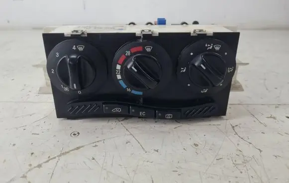 Mercedes-Benz A W168 Climate control unit 1688300485