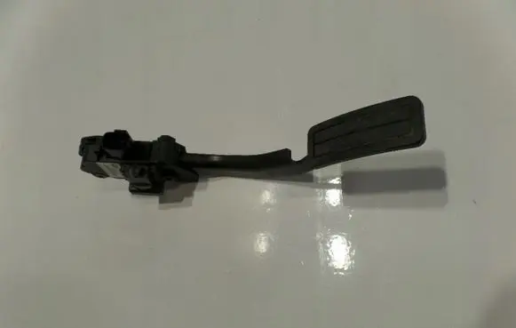 Land Rover Discovery 3 - LR3 Accelerator throttle pedal SLC000061