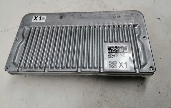 Toyota Yaris Engine control unit/module 896610U710 MB2762007301 2762007301