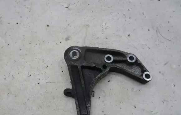 Opel Mokka Gearbox mounting bracket