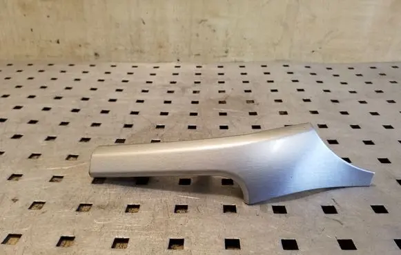 Dashboard glove box trim