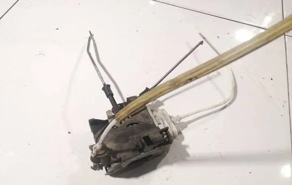 Audi A4 S4 B5 8D Front door lock 