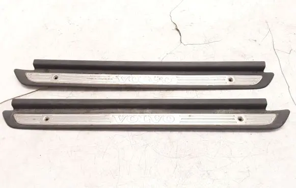 Volvo S40, V40 Front sill trim cover 30818426 30818421