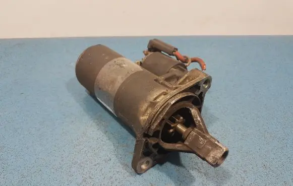 Chrysler Grand Voyager II Starter motor 1005821295