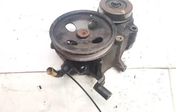 Mitsubishi Carisma Power steering pump MMC26043436