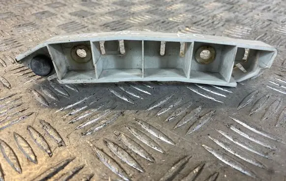 Ford Focus Front bumper mounting bracket BM5117D958A