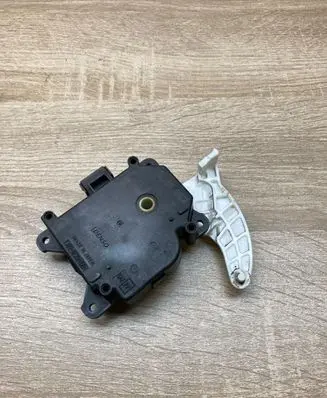 Toyota Prius (XW30) Air flap motor/actuator 0638000181