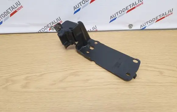 Radiator mount bracket