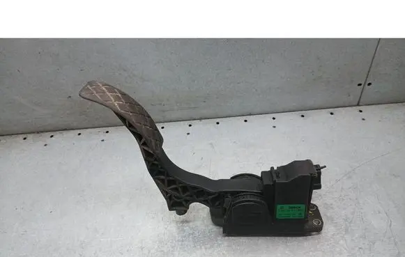 Volkswagen Polo Accelerator pedal position sensor 0280752215