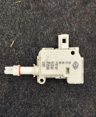 Audi TT Mk1 Fuel tank cap lock 3B0959782 1C0810773